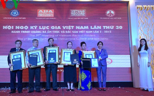 Tin tức mới cập nhật h&ocirc;m nay đề cập đến Việt Nam c&oacute; th&ecirc;m 5 kỷ lục thế giới