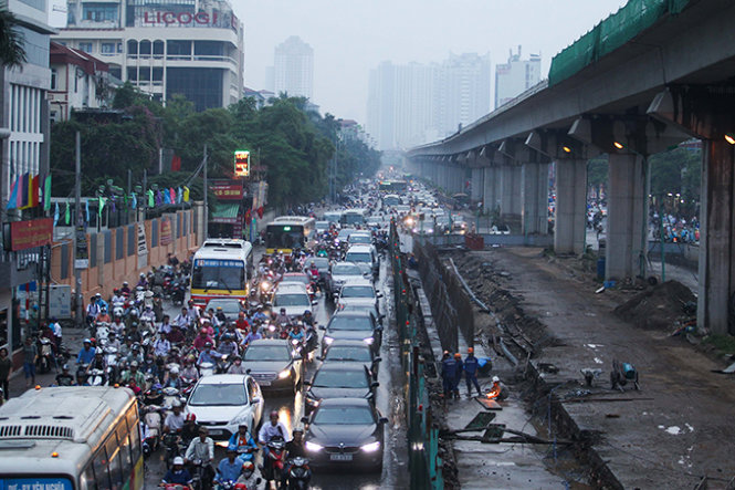 Đường Nguyễn Tr&atilde;i, quận Thanh Xu&acirc;n li&ecirc;n tục xảy ra &ugrave;n tắc d&ugrave; kh&ocirc;ng phải tuyến huyết mạch v&agrave;o trung t&acirc;m th&agrave;nh phố