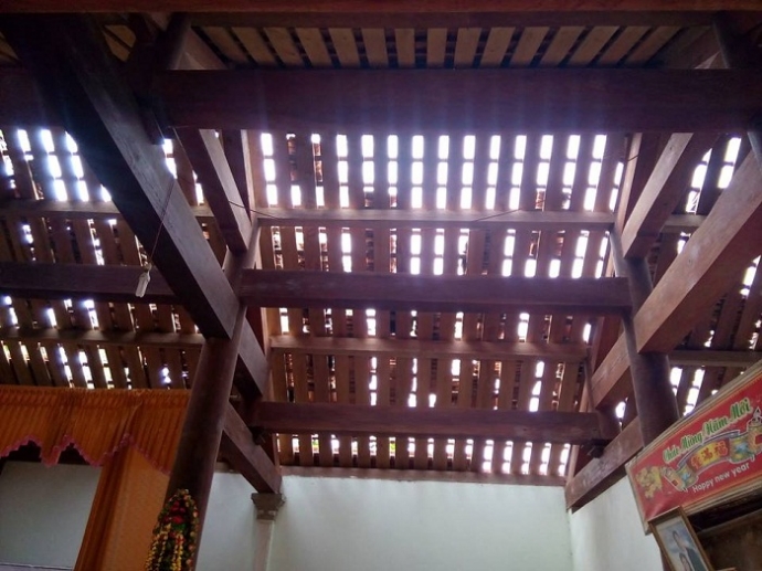 Tin tức mới cập nhật h&ocirc;m nay cho biết lốc xo&aacute;y k&egrave;m theo mưa đ&aacute; ở H&agrave; Tĩnh khiến gần 200 ng&ocirc;i nh&agrave; bị tốc m&aacute;i