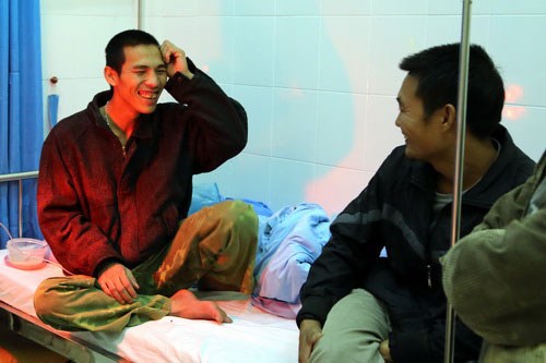 Tin tức mới cập nhật: C&aacute;c nạn nh&acirc;n hiện được gia đ&igrave;nh v&agrave; bệnh viện chăm s&oacute;c tận t&igrave;nh