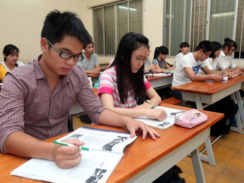 Tin tức mới cập nhật ng&agrave;y 28/11: Giờ học tiếng Anh tại một trường ĐH ở TP.HCM chiều 9/10