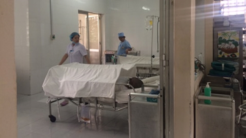 Nam sinh trường Y hiện đang bị bỏng 77% v&agrave; trong t&igrave;nh trạng nguy kịch