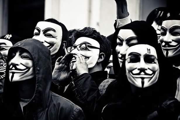 Nh&oacute;m hacker Anonymous đ&atilde; tấn c&ocirc;ng h&agrave;ng loạt trang web v&agrave; t&agrave;i khoản mạng x&atilde; hội của IS