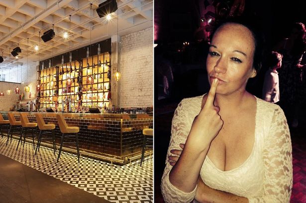 Tin tức mới nhất cho biết, một nh&oacute;m c&ocirc; g&aacute;i kh&ocirc;ng được v&agrave;o qu&aacute;n bar ở bar ở Spinningfields, Manchester v&igrave; ngoại h&igrave;nh