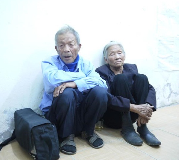 Trước đ&oacute;, nhiều cụ &ocirc;ng cụ b&agrave; cũng phải chịu cảnh lang thang ngo&agrave;i đường