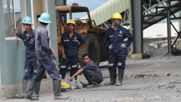 Thực hiện tăng lương cho người 13Win18 cá cược thể thao trong thời gian tới, ít nhất là năm 2016