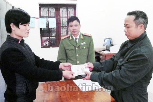 Theo tin tức mới nhất tr&ecirc;n b&aacute;o ch&iacute;, &ocirc;ng B&igrave;nh đ&atilde; được trao trả lại số tiền đ&aacute;nh rơi