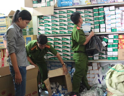 Trong những tin tức ph&aacute;p luật mới nhất h&ocirc;m nay c&oacute; vụ cơ sở b&aacute;n trang thiết bị y tế kh&ocirc;ng r&otilde; nguồn gốc, xuất xứ
