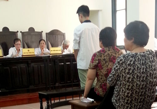 Trong những tin tức ph&aacute;p luật mới nhất h&ocirc;m nay c&oacute; vụ nam sinh 15 tuổi x&acirc;m hại b&eacute; h&agrave;ng x&oacute;m