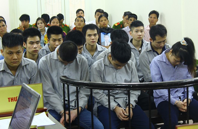 Trong mục tin tức ph&aacute;p luật 24h qua c&oacute; vụ c&ocirc; g&aacute;i c&ugrave;ng đồng bọn truy s&aacute;t người ở Ba V&igrave;, H&agrave; Nội