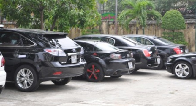 Bu&ocirc;n lậu xuy&ecirc;n bi&ecirc;n giới l&agrave; vấn nạn thường xuy&ecirc;n được c&aacute;c b&aacute;o ph&aacute;p luật đưa tin cập nhật