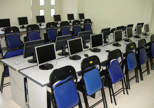Những tin tức ph&aacute;p luật mới nhất ng&agrave;y h&ocirc;m nay đề cập đến vụ đột nhập trường hợp trộm m&aacute;y t&iacute;nh để chơi game