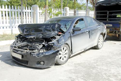 Những tin tức ph&aacute;p luật mới nhất h&ocirc;m nay đề cập đến đối tượng d&ugrave;ng xe c&ocirc;ng vụ giả để chở ng&agrave; voi lậu rồi g&acirc;y tai nạn li&ecirc;n ho&agrave;n