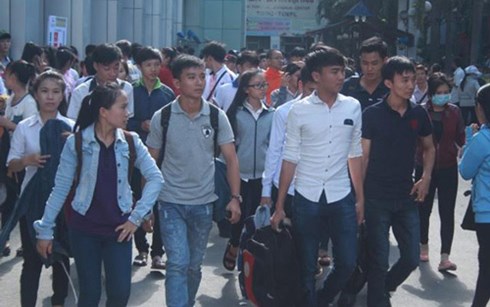 Th&iacute; sinh dự thi kỳ thi THPT Quốc gia qu&aacute; đ&ocirc;ng l&agrave; cơ hội cho kẻ gian tr&agrave; trộn giở tr&ograve; trộm cắp, theo những tin tức ph&aacute;p luật mới nhất h&ocirc;m nay