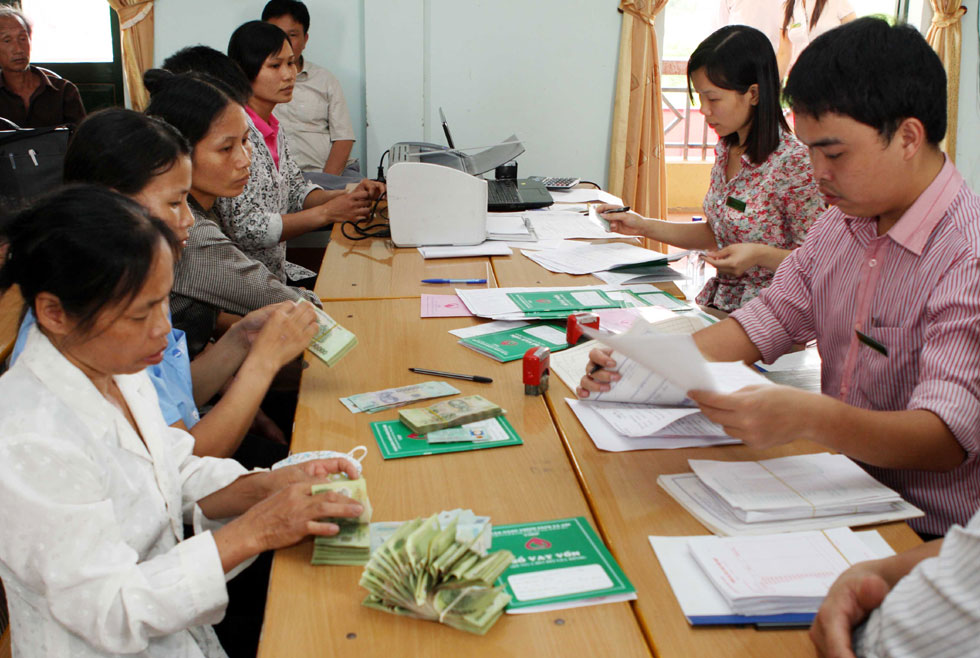 Trong những tin tức pháp luật mới nhất hôm nay có vụ nguyên cán bộ xã chiếm đoạt tiền vay vốn của hộ nghèo Trong những tin tức pháp luật mới nhất hôm nay có vụ nguyên cán bộ xã chiếm đoạt tiền vay vốn của hộ nghèo