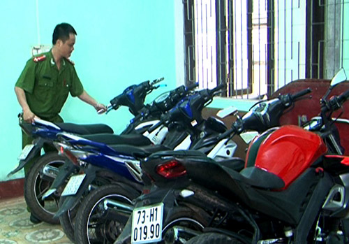 Thực hiện 7 vụ lừa đảo chiếm đoạt xe m&ocirc; t&ocirc; l&agrave; một trong những tin ph&aacute;p luật mới nhất h&ocirc;m nay. Ảnh