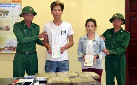 Hai đối tượng Toàn và Nguyệt cùng số cần sa bị thu giữ, theo những tin tức pháp luật online mới nhất trong ngày