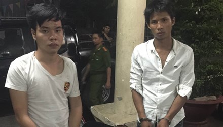 Những vụ việc người vi phạm luật giao thông có hành vi chống đối, tấn công CSGT thường xuyên được các báo pháp luật cập nhật đưa tin Những vụ việc người vi phạm luật giao thông có hành vi chống đối, tấn công CSGT thường xuyên được các báo pháp luật cập nhật đưa tin
