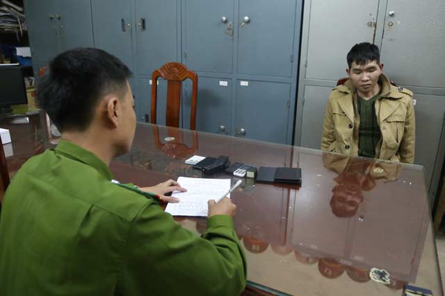 Lăng Văn H&ugrave;ng tại cơ quan điều tra.