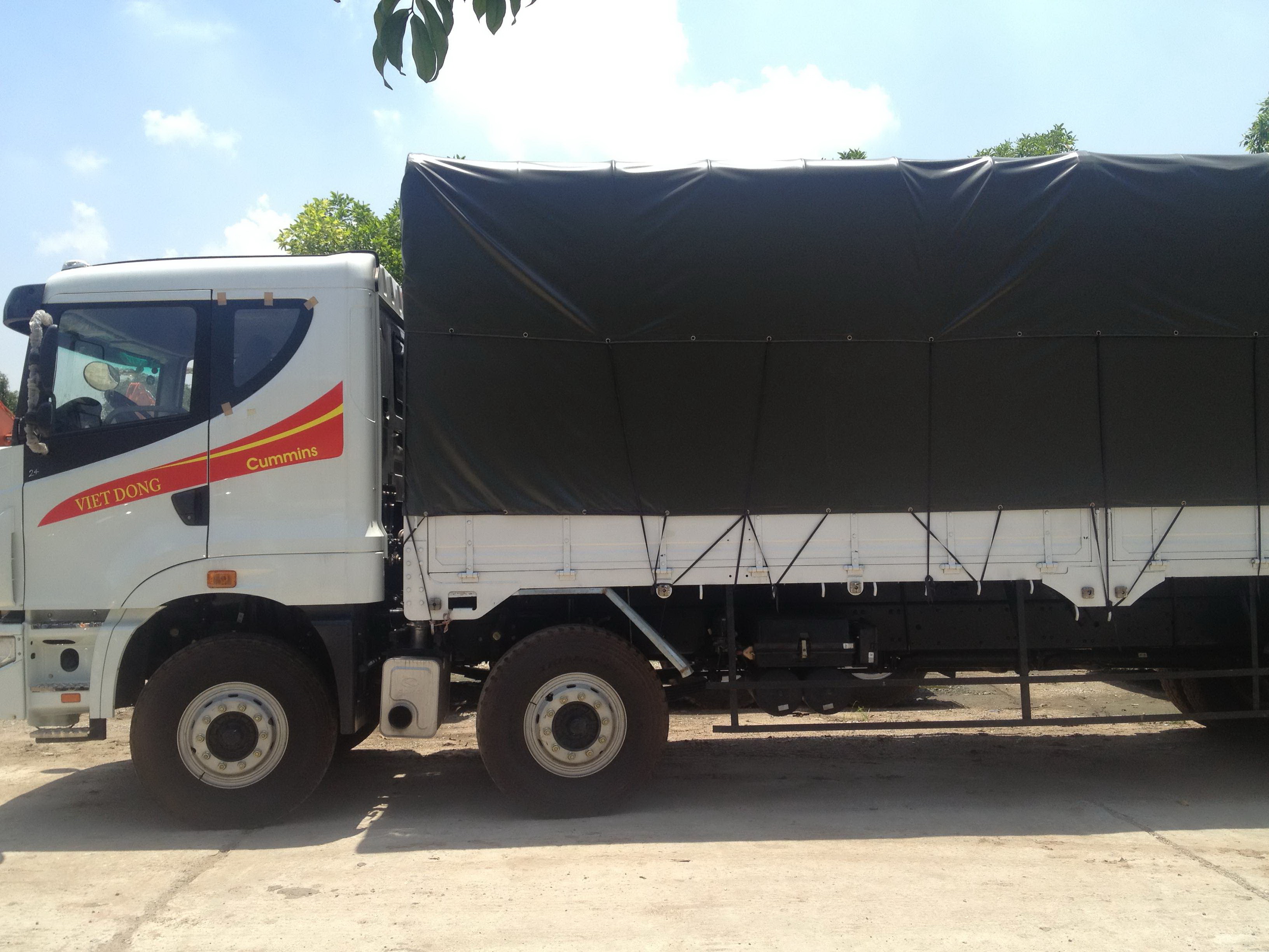 Hai t&ecirc;n cướp đ&atilde; ra tay khi t&agrave;i xế xe tải tranh thủ ngủ l&agrave; một trong những tin ph&aacute;p luật 24h qua