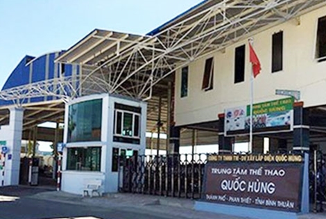 Được biết, nghi phạm Sơn kh&ocirc;ng phải sinh vi&ecirc;n, chỉ đến cổ động cho bạn đ&aacute; b&oacute;ng