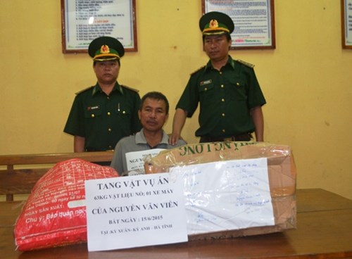 Bắt đối tượng d&ugrave;ng xe của người t&agrave;n tật chở hơn 30kg thuốc nổ l&agrave; một trong những tin ph&aacute;p luật mới nhất h&ocirc;m nay