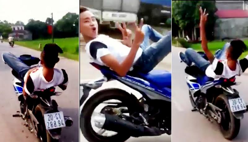 Thanh ni&ecirc;n biểu diễn l&aacute;i xe m&aacute;y bằng ch&acirc;n lĩnh phạt nặng 