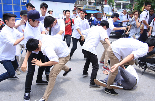 Một học sinh bị đ&aacute;nh hội đồng dẫn đến tử vong l&agrave; một trong những tin ph&aacute;p luật mới nhất h&ocirc;m nay. Ảnh: 