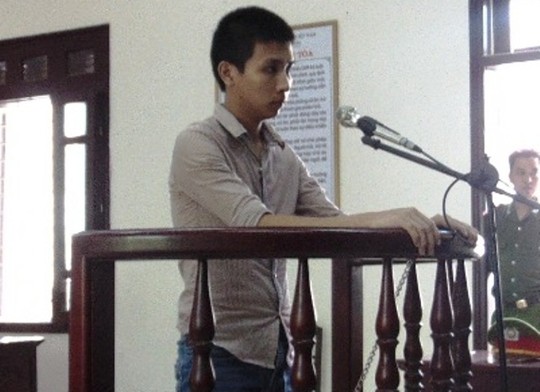 Kẻ gian đột nhập v&agrave;o nh&agrave;, đ&aacute;nh gần chết b&eacute; g&aacute;i để trộm điện thoại l&agrave; một trong những tin ph&aacute;p luật online nổi bật trong ng&agrave;y