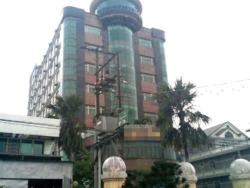 Trong những tin ph&aacute;p luật 24h qua c&oacute; vụ bắt giữ chủ kh&aacute;ch sạn lớn nhất C&agrave; Mau v&igrave; h&agrave;nh vi mua d&acirc;m trẻ em