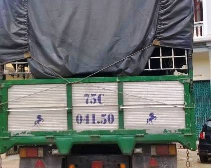 Những tin pháp luật mới nhất hôm nay đề cập đến vụ phát hiện hàng trăm chai rượu ngoại nhập lậu ở Thanh Hóa Những tin pháp luật mới nhất hôm nay đề cập đến vụ phát hiện hàng trăm chai rượu ngoại nhập lậu ở Thanh Hóa