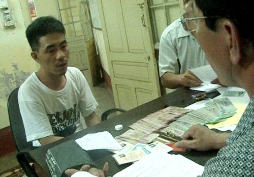 Bắt đối tượng trộm tiền chữa bệnh của bệnh nh&acirc;n ung thư của Huế l&agrave; một trong những tin ph&aacute;p luật 24h qua