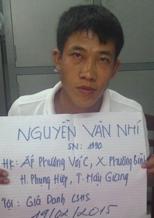 Trong những tin tức ph&aacute;p luật mới nhất h&ocirc;m nay c&oacute; vụ giả mạo cảnh s&aacute;t kiểm tra giấy tờ người đi đường