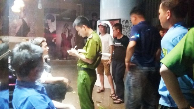 Những tin tức ph&aacute;p luật online mới nhất trong ng&agrave;y đề cập đến vụ c&aacute;n bộ đ&ocirc; thị phường bị đ&aacute;nh &lsquo;hội đồng&rsquo;