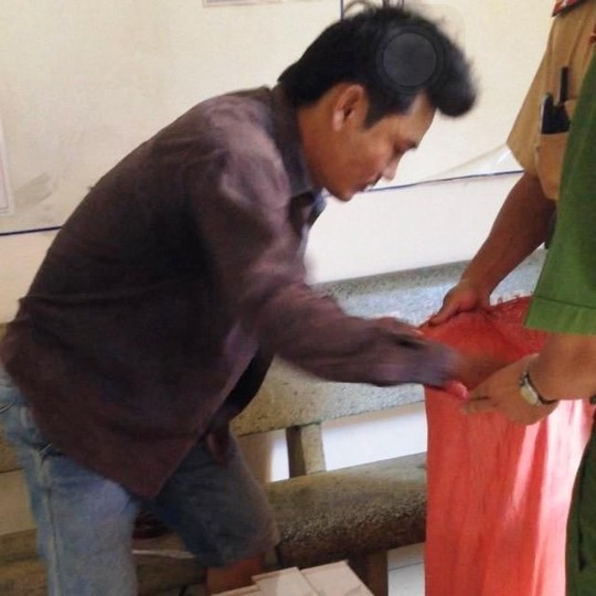Những tin tức ph&aacute;p luật mới nhất h&ocirc;m nay đề cập đến vụ bắt hai nghi can v&ocirc; cớ đ&acirc;m chết người
