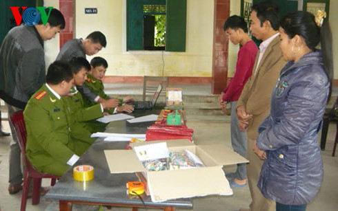 Trong những tin tức ph&aacute;p luật mới nhất h&ocirc;m nay c&oacute; vụ t&oacute;m gọn 3 đối tượng bu&ocirc;n, t&agrave;ng trữ ph&aacute;o. 