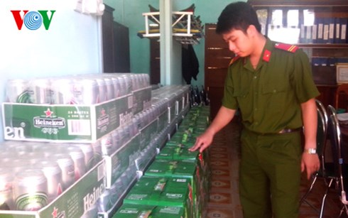 H&agrave;ng lậu được lực lượng chức năng huyện Hướng H&oacute;a thu giữ, theo những tin ph&aacute;p luật mới nhất h&ocirc;m nay