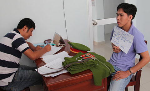 Tin tức ph&aacute;p luật mới nhất h&ocirc;m nay bao gồm vụ bắt giữ đối tượng giả danh c&ocirc;ng an