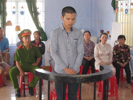 Trong những tin tức ph&aacute;p luật mới nhất h&ocirc;m nay đề cập đến vụ tu sĩ d&ugrave;ng xe trộm trong ch&ugrave;a đi xin việc
