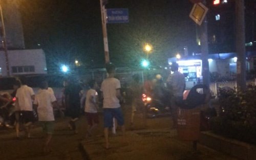 Vụ c&ocirc;n đồ hỗn chiến n&aacute;o loạn trước chợ Bến Th&agrave;nh l&agrave; một trong những tin ph&aacute;p luật mới nhất 24h qua.