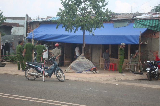 Theo tin tức ph&aacute;p luật mới nhất, hiện trường vụ &aacute;n giết người vẫn đang được bảo vệ nghi&ecirc;m ngặt 