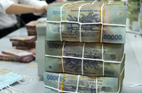 Những tin ph&aacute;p luật online mới nhất trong ng&agrave;y đề cập đến nghi &aacute;n ph&oacute; chủ tịch hội phụ nữ bỏ trốn với số nợ 10 tỷ đồng