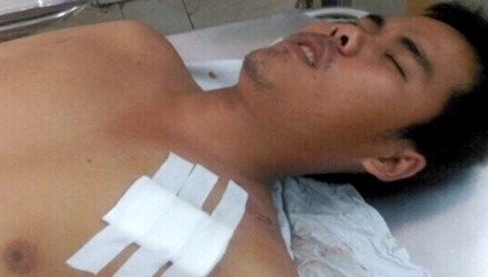 Đồng ch&iacute; Nguyễn Thương Ho&agrave;i tại bệnh viện