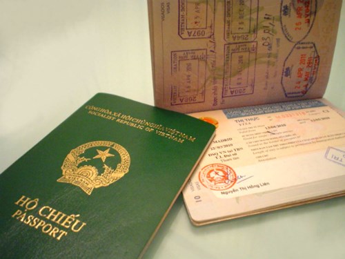 Những tin tức ph&aacute;p luật mới nhất h&ocirc;m nay đề cập đến tin đồn tăng ph&iacute; l&agrave;m hộ chiếu