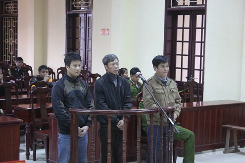 C&aacute;c bị c&aacute;o tại phi&ecirc;n t&ograve;a