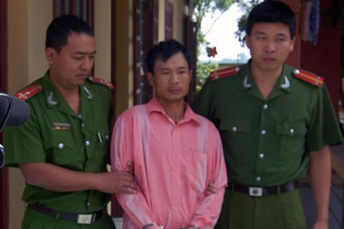 Hung thủ Vũ Xu&acirc;n H&agrave; bị lực lượng c&ocirc;ng an bắt giữ