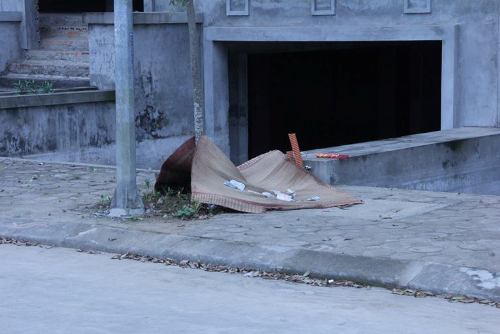 Thi thể người đàn ông tử vong trên vỉa hè, theo tin tức pháp luật mới nhất hôm nay