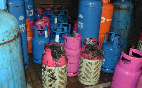 Những tin ph&aacute;p luật 24h qua đề cập đến vụ H&agrave; Nội thu giữ h&agrave;ng ngh&igrave;n b&igrave;nh gas nguy hiểm