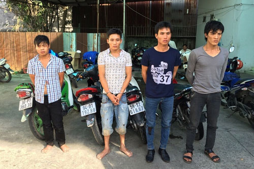 C&ocirc;ng an truy đuổi, bắt nh&oacute;m trộm xe m&aacute;y  l&agrave; một trong những tin ph&aacute;p luật mới nhất h&ocirc;m nay. Ảnh: 