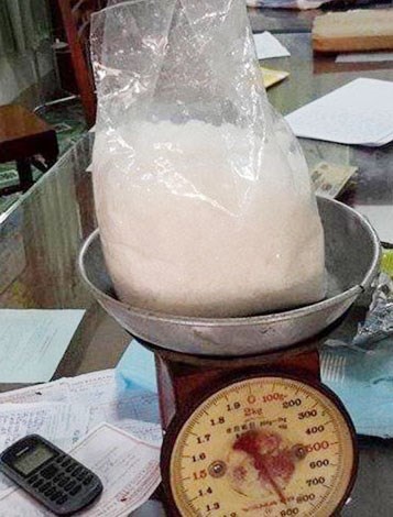 Bắt xe biển số ‘ngoại’ vận chuyển ma túy đá số lượng lớn là một trong những tin pháp luật 24h qua Bắt xe biển số ‘ngoại’ vận chuyển ma túy đá số lượng lớn là một trong những tin pháp luật 24h qua
